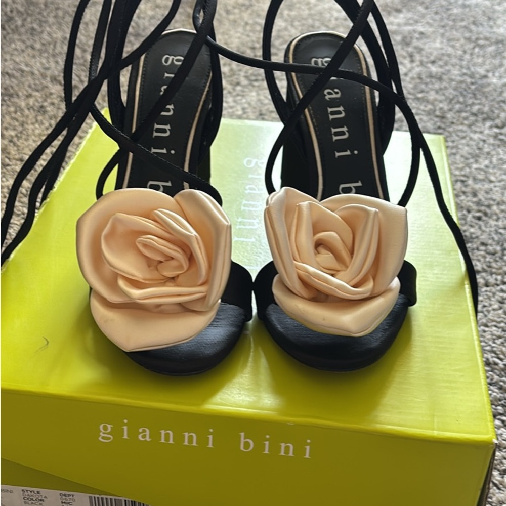 Worn once! Gianni Bini Black and Cream Floral Heels - Picture 2 of 7
